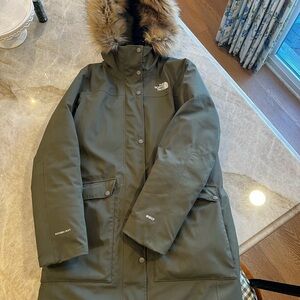 The North Face Women's Olive Ski Jacket